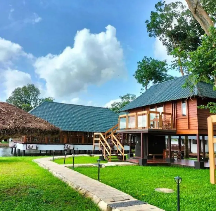 Water Scapes Hotel Kumarakom 4*,