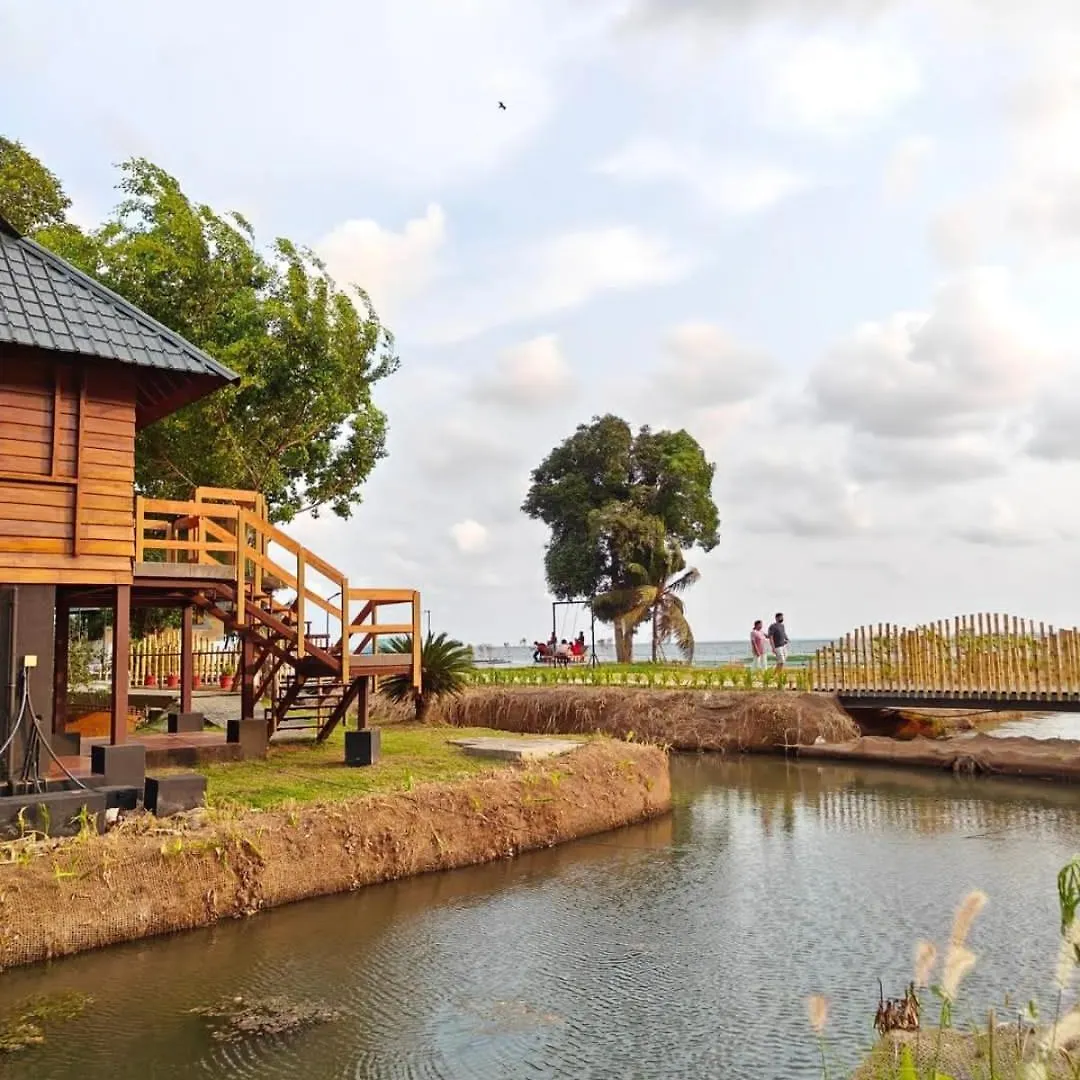 Water Scapes Hotel Kumarakom 4*,