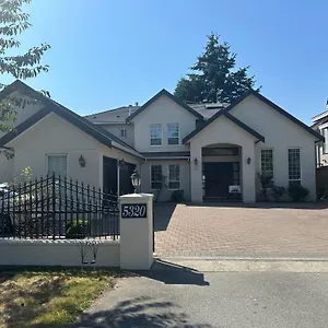 https://vancouver-luxury-homestay.richmond-hotels.com