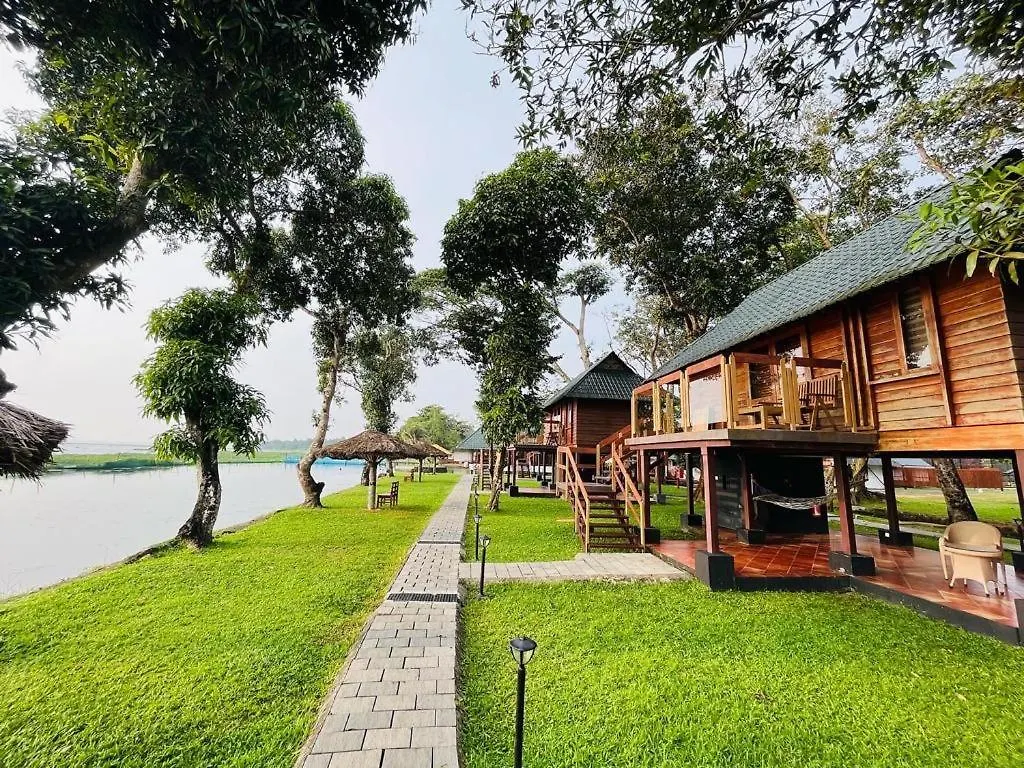 Water Scapes Hotel Kumarakom 4*,